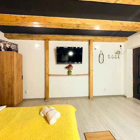 Venus Central Lux Studio Крайова Экстерьер фото