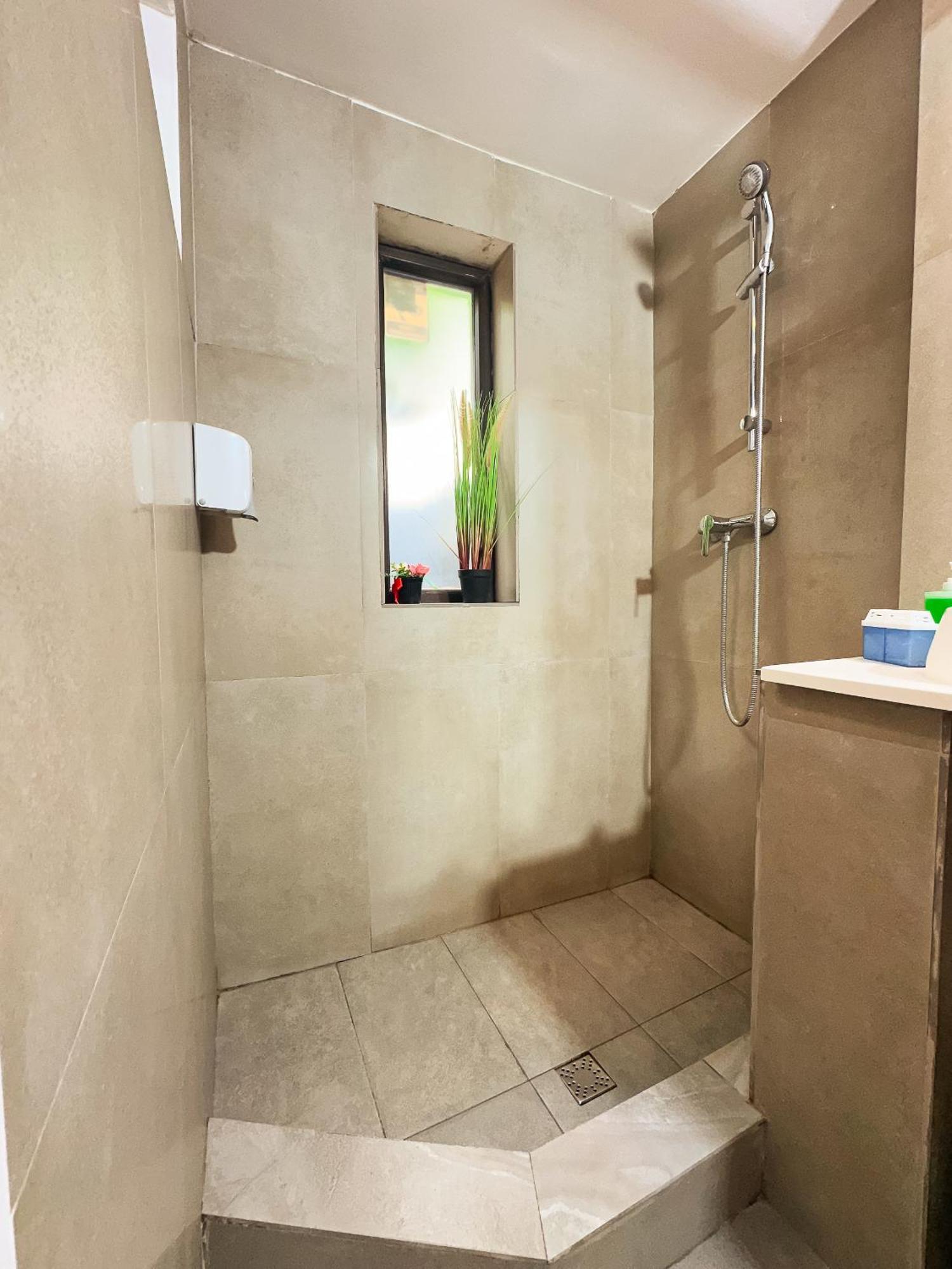Venus Central Lux Studio Крайова Экстерьер фото